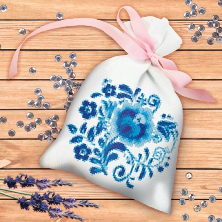 Обучение игре на фортепиано, книга Вышивка крестиком на мешочке 'Гжель' купить по скидке